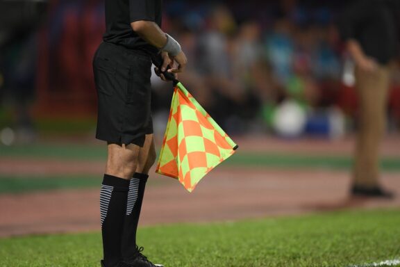 referee 3769453 1280
